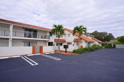 House in Coral Springs, Florida 1 bedroom, 67.73 sq.m. № 2011383 - photo 2
