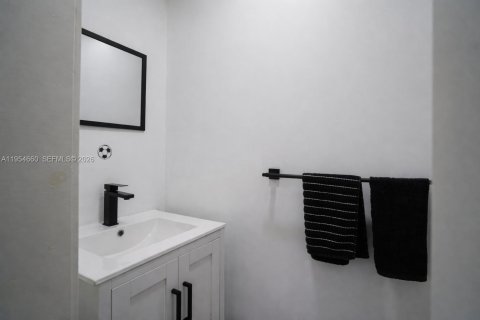 House in Coral Springs, Florida 1 bedroom, 67.73 sq.m. № 2011383 - photo 13