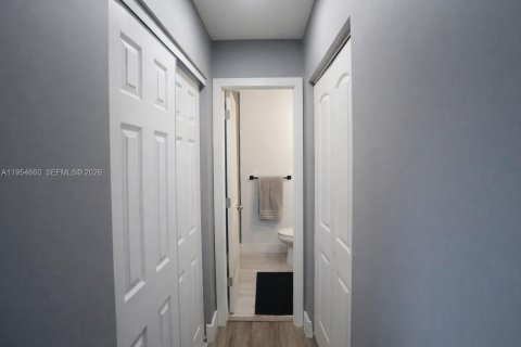 House in Coral Springs, Florida 1 bedroom, 67.73 sq.m. № 2011383 - photo 19