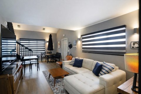 House in Coral Springs, Florida 1 bedroom, 67.73 sq.m. № 2011383 - photo 14