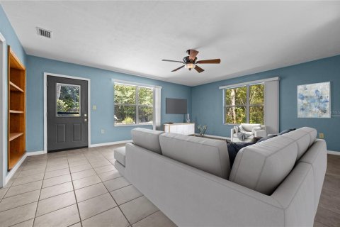 Casa en venta en Fort White, Florida, 3 dormitorios, 195.84 m2 № 1898989 - foto 12