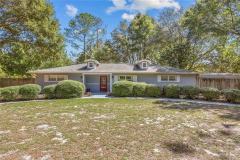 Casa en venta en Fort White, Florida, 3 dormitorios, 195.84 m2 № 1898989 - foto 2