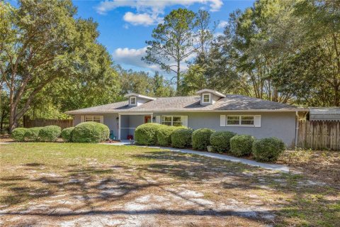 Casa en venta en Fort White, Florida, 3 dormitorios, 195.84 m2 № 1898989 - foto 3