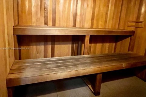 Снять в аренду кондоминиум в Халландейл-Бич, Флорида 1 спальня, 76.18м2, № 1842920 - фото 19