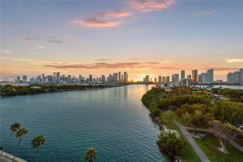 Купить кондоминиум в Майами, Флорида 1 спальня, 95.69м2, № 1977523 - фото 25