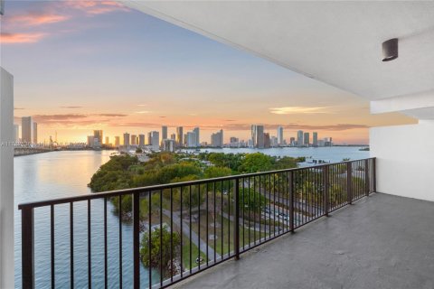 Купить кондоминиум в Майами, Флорида 1 спальня, 95.69м2, № 1977523 - фото 26