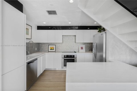 Купить кондоминиум в Майами, Флорида 1 спальня, 95.69м2, № 1977523 - фото 4