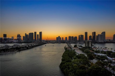 Купить кондоминиум в Майами, Флорида 1 спальня, 95.69м2, № 1977523 - фото 9