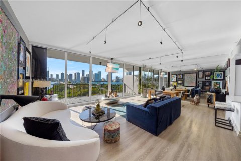 Купить кондоминиум в Майами, Флорида 1 спальня, 95.69м2, № 1977523 - фото 1