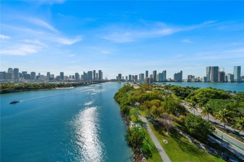 Купить кондоминиум в Майами, Флорида 1 спальня, 95.69м2, № 1977523 - фото 14