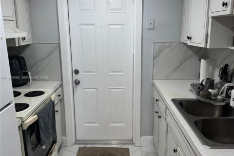 Copropriété à vendre à Hollywood, Floride: 1 chambre, 59.83 m2 № 2153066 - photo 8