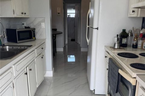 Copropriété à vendre à Hollywood, Floride: 1 chambre, 59.83 m2 № 2153066 - photo 7