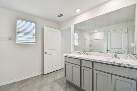 House in Tampa, Florida 4 bedrooms, 226.22 sq.m. № 2215664 - photo 30