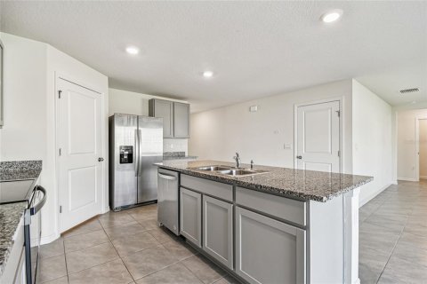 House in Tampa, Florida 4 bedrooms, 226.22 sq.m. № 2215664 - photo 6