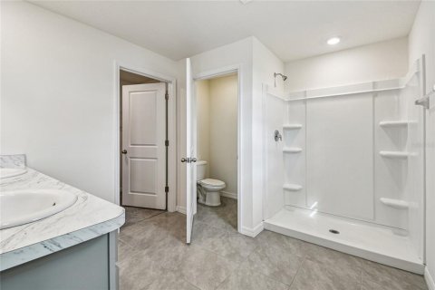 House in Tampa, Florida 4 bedrooms, 226.22 sq.m. № 2215664 - photo 28