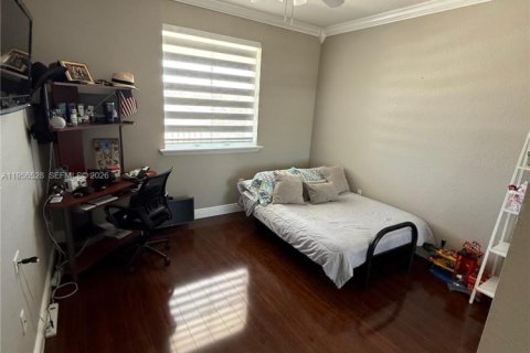 House in Miami, Florida 4 bedrooms, 220.36 sq.m. № 2010491 - photo 11