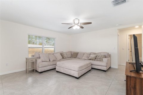 Villa ou maison à vendre à Ocala, Floride: 5 chambres, 247.58 m2 № 2096832 - photo 8