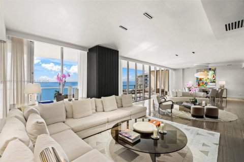 Condominio en venta en Bal Harbour, Florida, 3 dormitorios, 363.43 m2 № 1928933 - foto 6