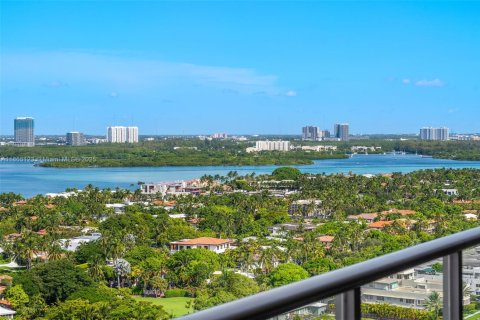 Condominio en venta en Bal Harbour, Florida, 3 dormitorios, 363.43 m2 № 1928933 - foto 29