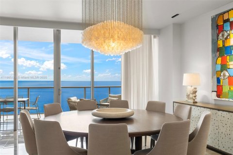 Condominio en venta en Bal Harbour, Florida, 3 dormitorios, 363.43 m2 № 1928933 - foto 3