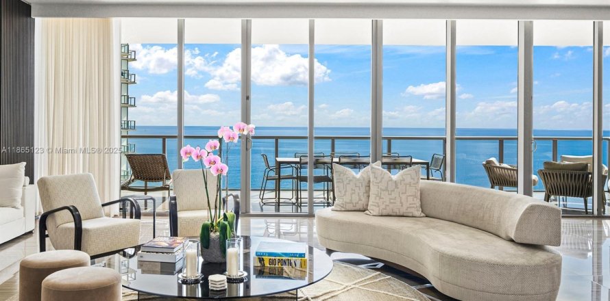 Condominio en Bal Harbour, Florida, 3 dormitorios № 1928933