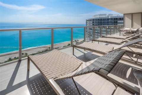 Condominio en venta en Bal Harbour, Florida, 3 dormitorios, 363.43 m2 № 1928933 - foto 12