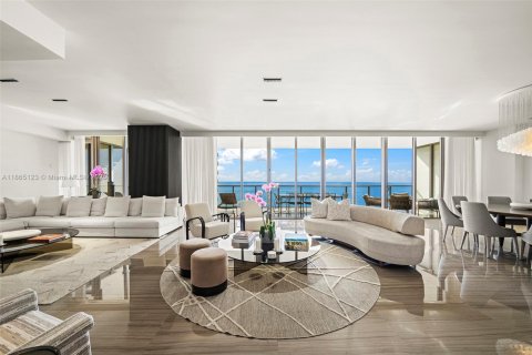 Condominio en venta en Bal Harbour, Florida, 3 dormitorios, 363.43 m2 № 1928933 - foto 2