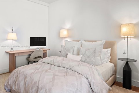 Condominio en venta en Bal Harbour, Florida, 3 dormitorios, 363.43 m2 № 1928933 - foto 26