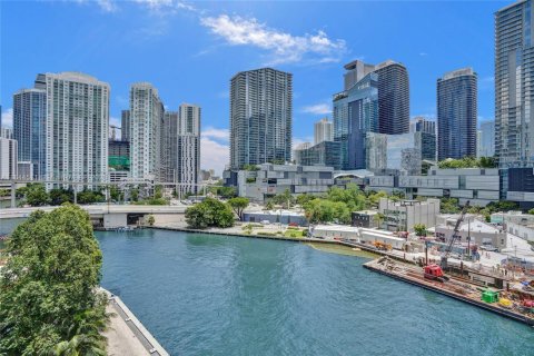 Copropriété à vendre à Miami, Floride: 3 chambres, 156.35 m2 № 1840701 - photo 4