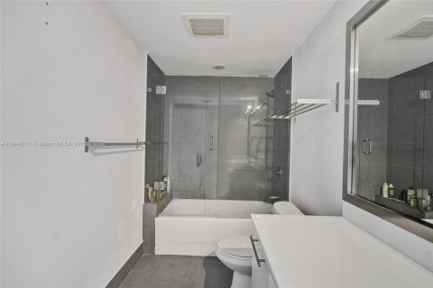 Copropriété à vendre à Miami, Floride: 3 chambres, 156.35 m2 № 1840701 - photo 30