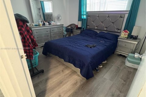 Condo in Hialeah, Florida, 2 bedrooms № 1941204 - photo 14