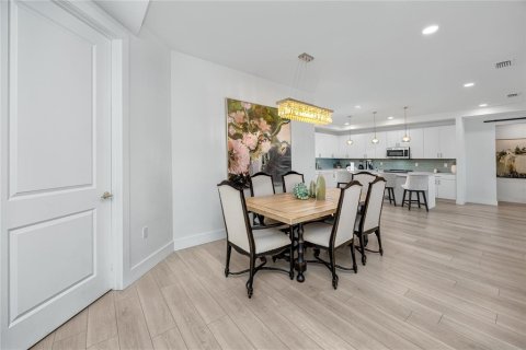 Condominio en venta en Madeira Beach, Florida, 3 dormitorios, 197.42 m2 № 1909539 - foto 17