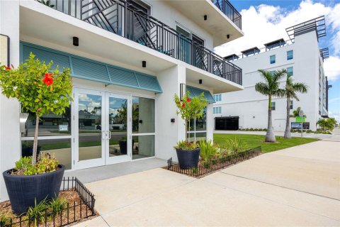 Condominio en venta en Madeira Beach, Florida, 3 dormitorios, 197.42 m2 № 1909539 - foto 8