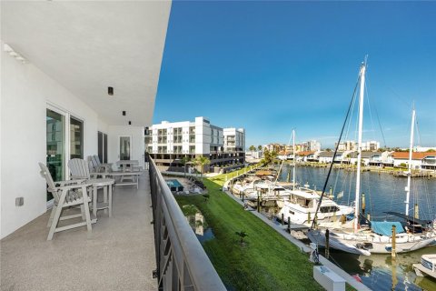 Condominio en venta en Madeira Beach, Florida, 3 dormitorios, 197.42 m2 № 1909539 - foto 26