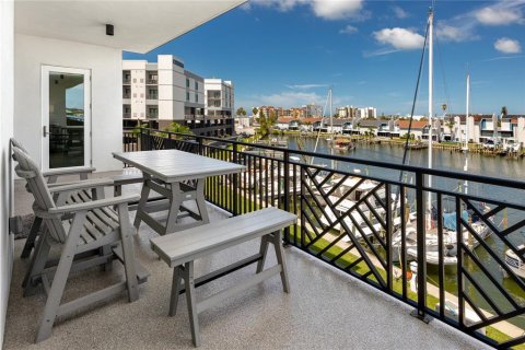 Condominio en venta en Madeira Beach, Florida, 3 dormitorios, 197.42 m2 № 1909539 - foto 25