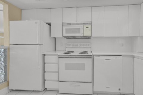 Copropriété à vendre à Pompano Beach, Floride: 2 chambres, 92.44 m2 № 2269128 - photo 10