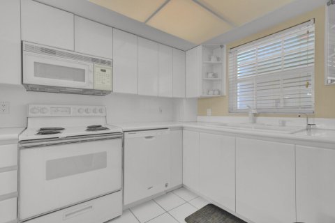Copropriété à vendre à Pompano Beach, Floride: 2 chambres, 92.44 m2 № 2269128 - photo 9