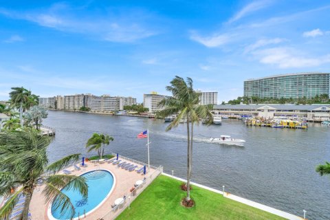 Copropriété à vendre à Pompano Beach, Floride: 2 chambres, 92.44 m2 № 2269128 - photo 18