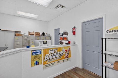 Immobilier commercial à vendre à Auburndale, Floride: 481.79 m2 № 2134068 - photo 13