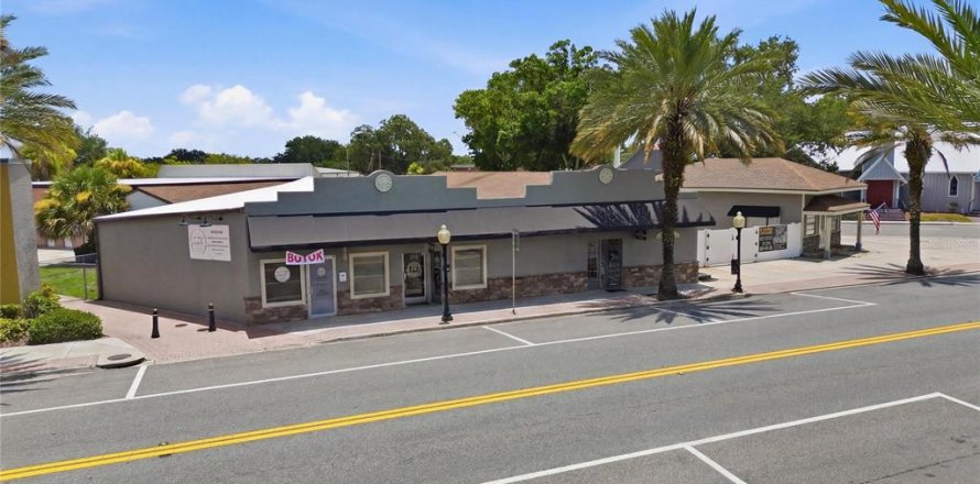 Immobilier commercial à Auburndale, Floride 481.79 m2 № 2134068