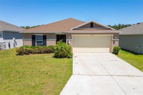 House in Clermont, Florida 3 bedrooms, 161.28 sq.m. № 1784770 - photo 1