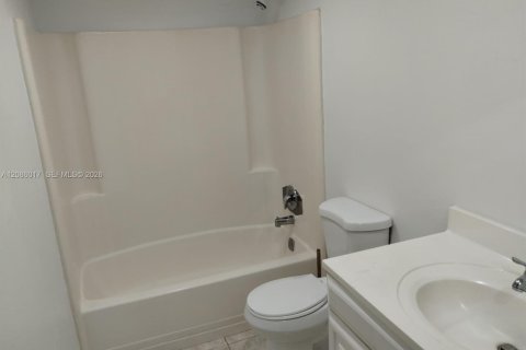 Copropriété à louer à Lauderhill, Floride: 2 chambres, 89.09 m2 № 2357584 - photo 13
