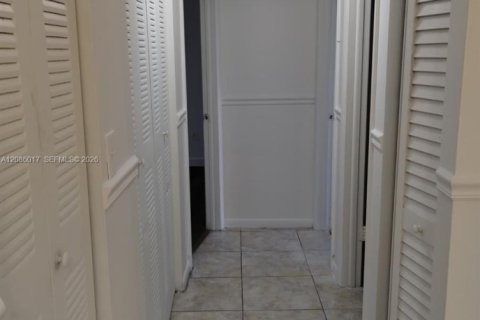Copropriété à louer à Lauderhill, Floride: 2 chambres, 89.09 m2 № 2357584 - photo 7