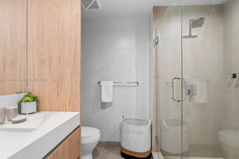 Купить кондоминиум в Майами, Флорида 2 спальни, 70.05м2, № 2177779 - фото 12