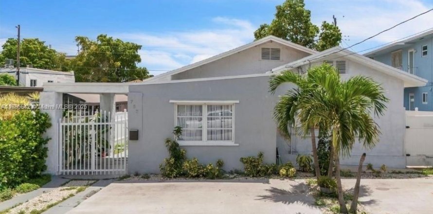 Casa en Miami, Florida 2 dormitorios, 137.59 m2 № 1932617
