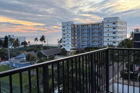Condo in Hollywood, Florida, 2 bedrooms  № 2265370 - photo 7