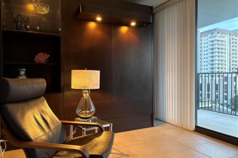 Condo in Hollywood, Florida, 2 bedrooms  № 2265370 - photo 26
