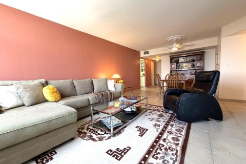 Condo in Hollywood, Florida, 2 bedrooms  № 2265370 - photo 10
