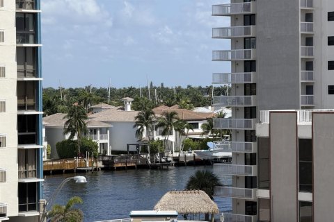 Condo in Hollywood, Florida, 2 bedrooms  № 2265370 - photo 28
