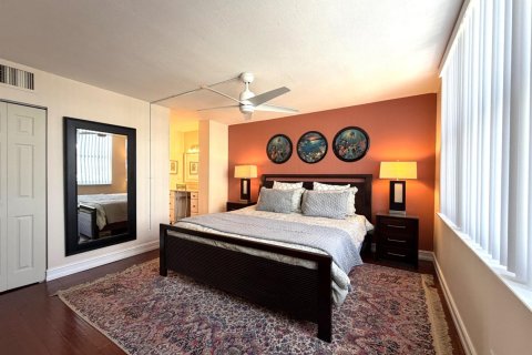 Condo in Hollywood, Florida, 2 bedrooms  № 2265370 - photo 17